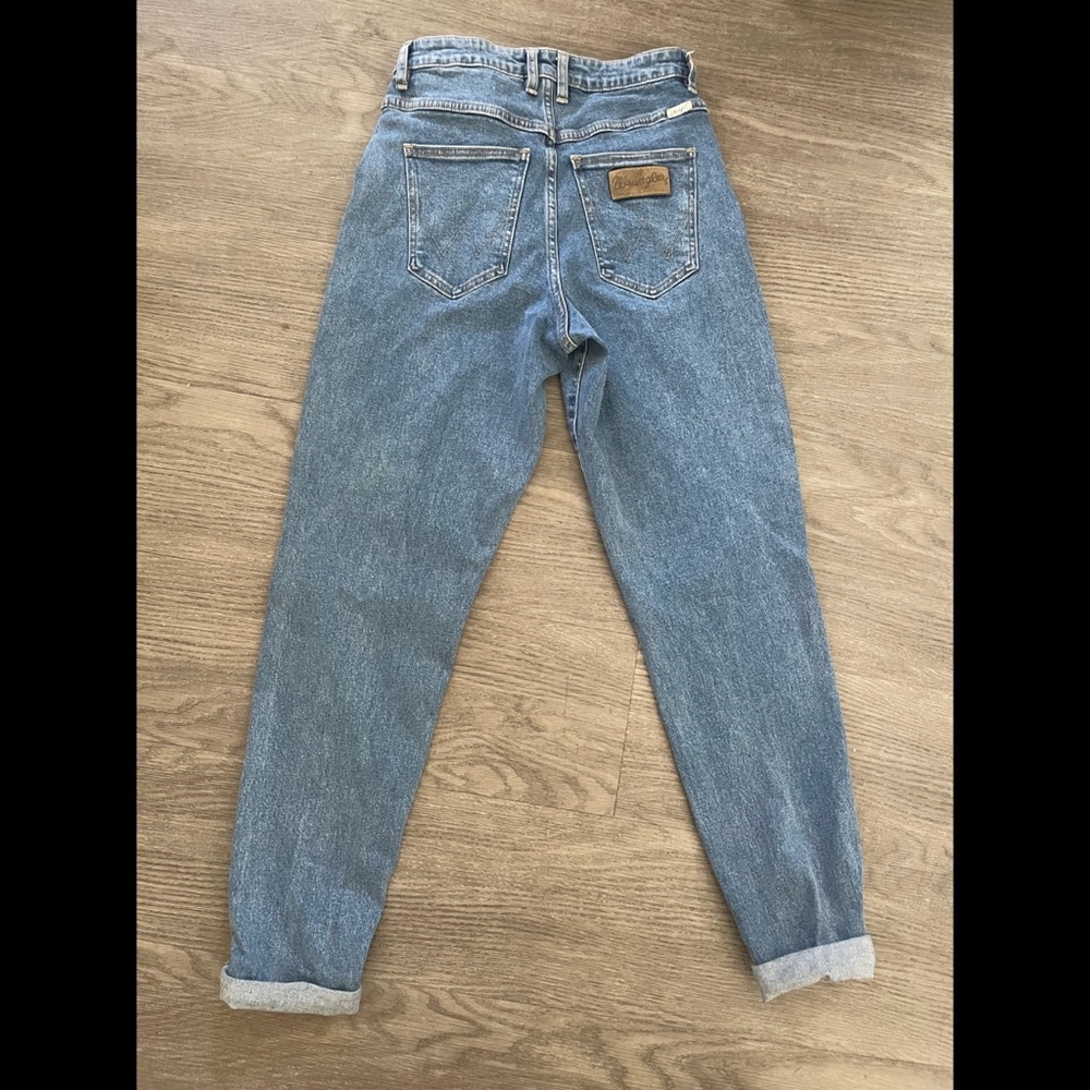 Wrangler High Waisted Jeans! Size US 6.